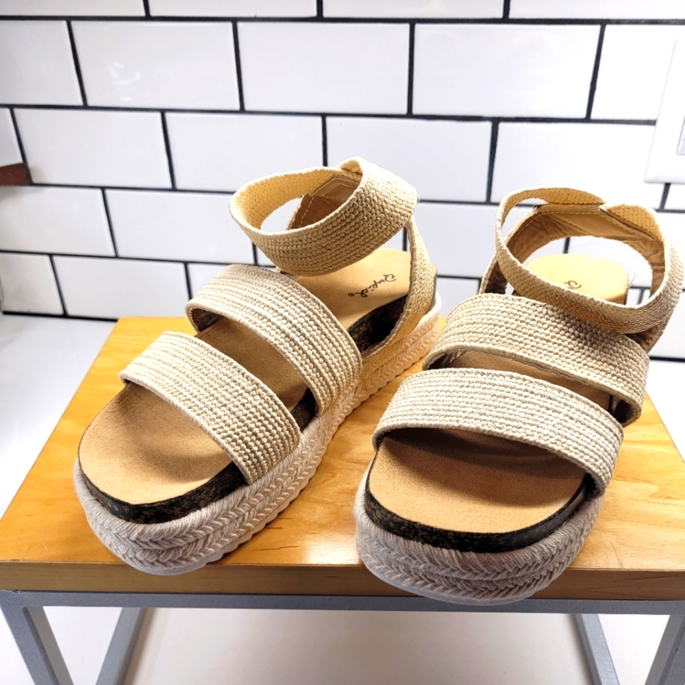 Quaid casual sandals